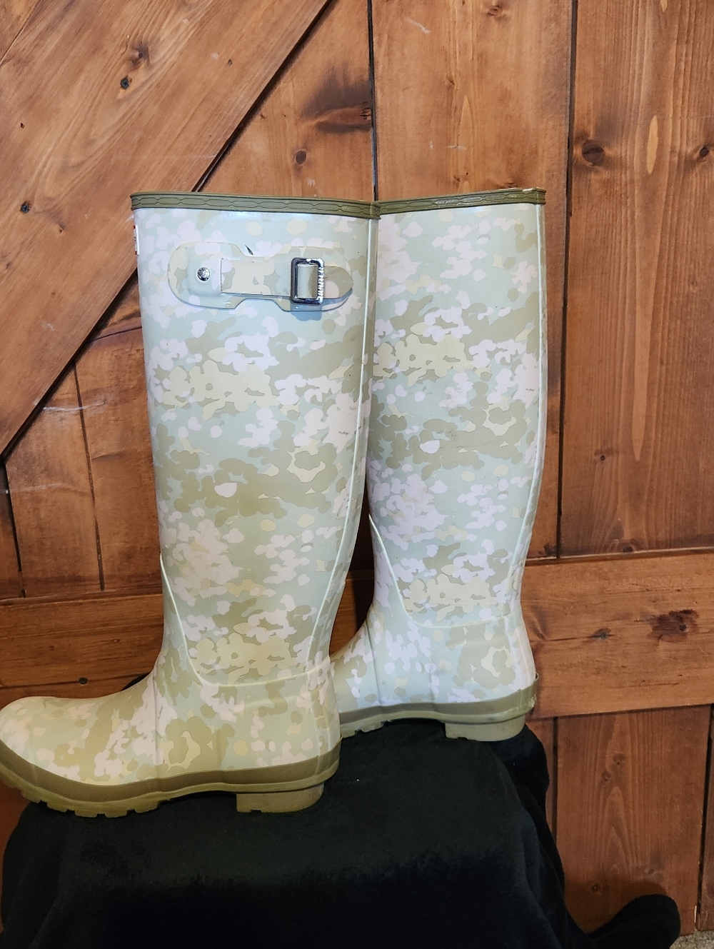 Hunter Camouflage Tall Rain Boots in Mint and Cream - Picture 4 of 5